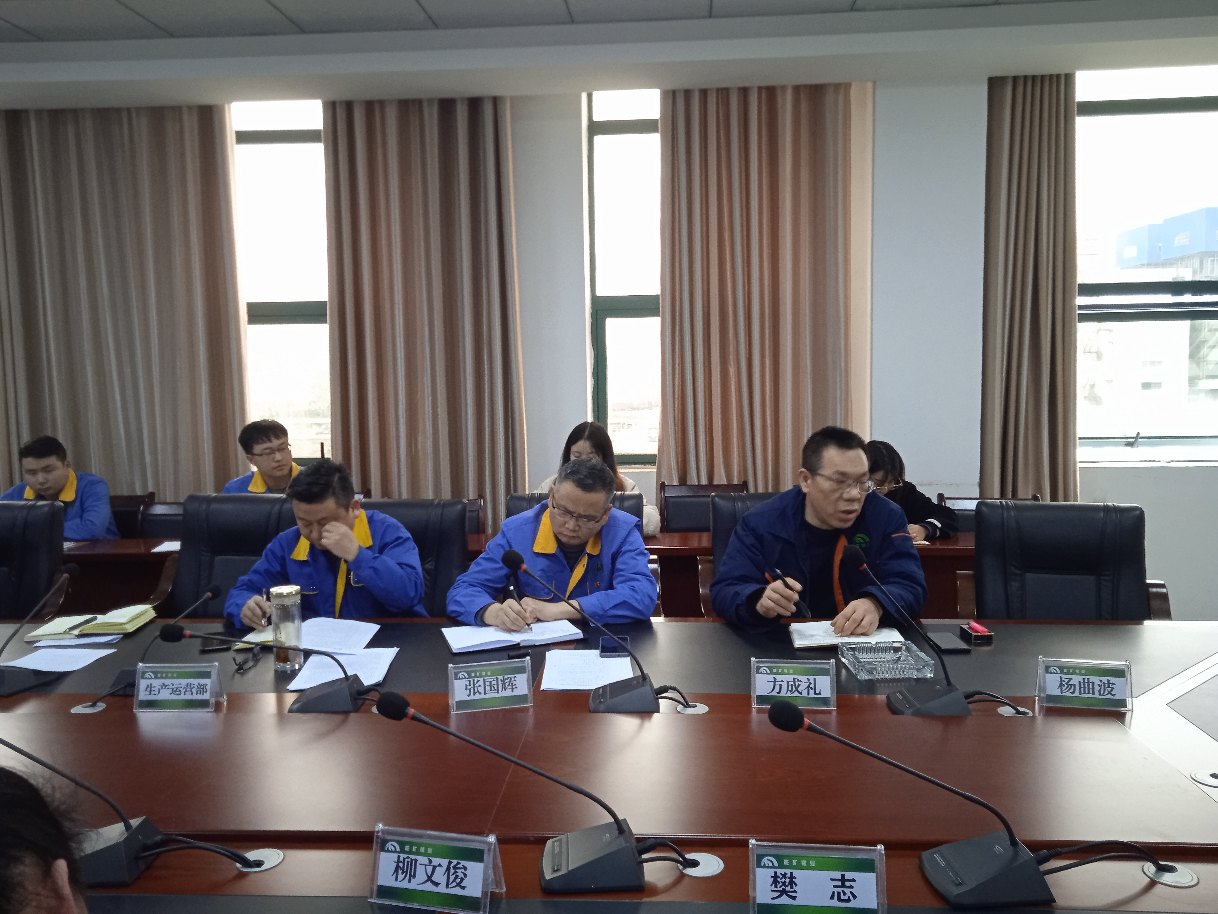 夯實大黨建  推動大發展