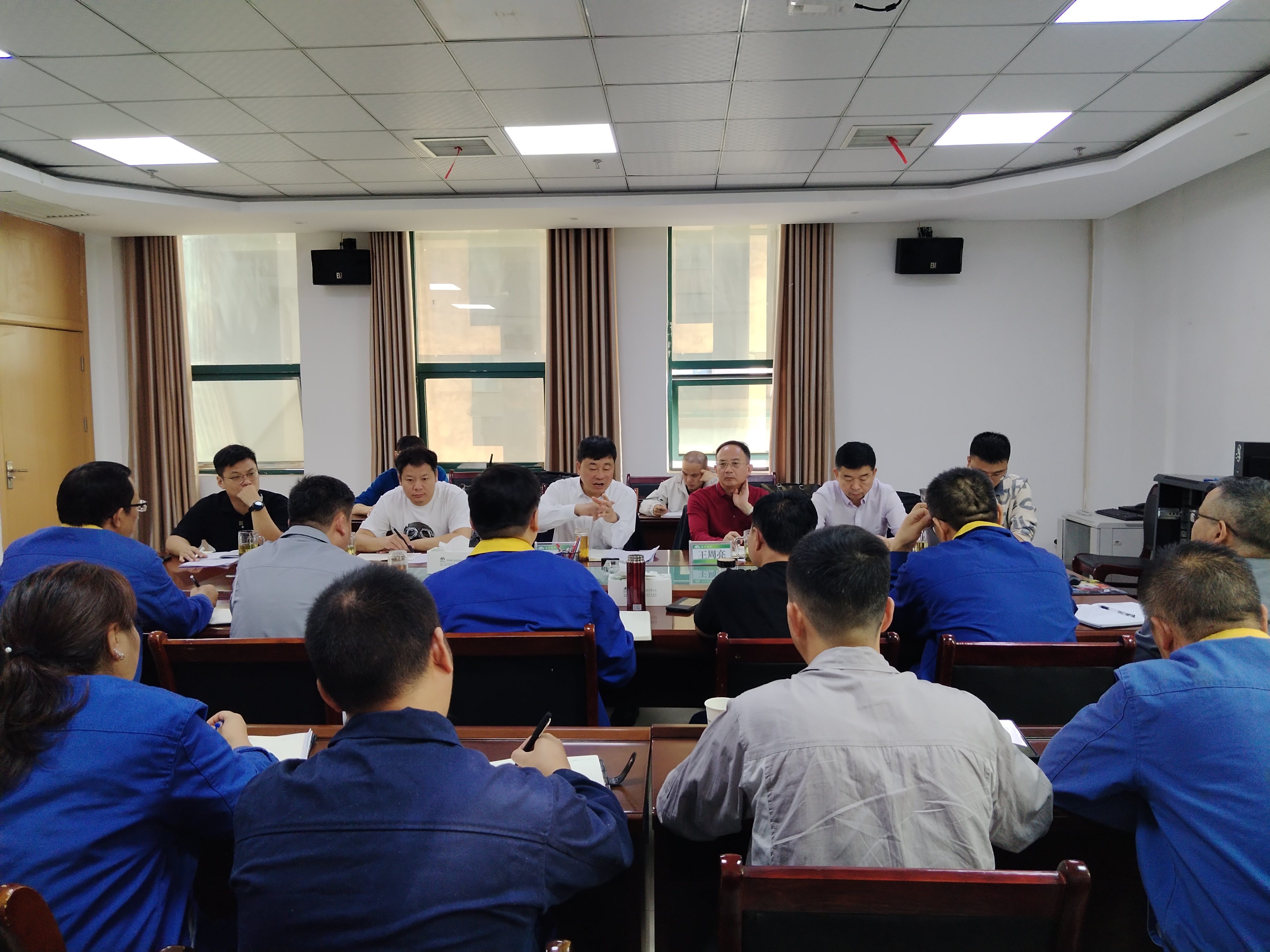 集團(tuán)黨委委員、副總經(jīng)理李凱到能礦錳業(yè)調(diào)研今年收官情況及明年排產(chǎn)計(jì)劃