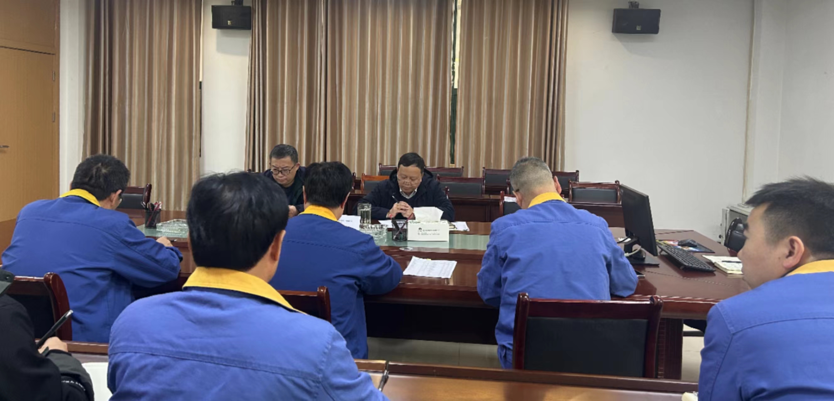 集團(tuán)外部董事李宗喜到能礦錳業(yè)調(diào)研生產(chǎn)經(jīng)營工作