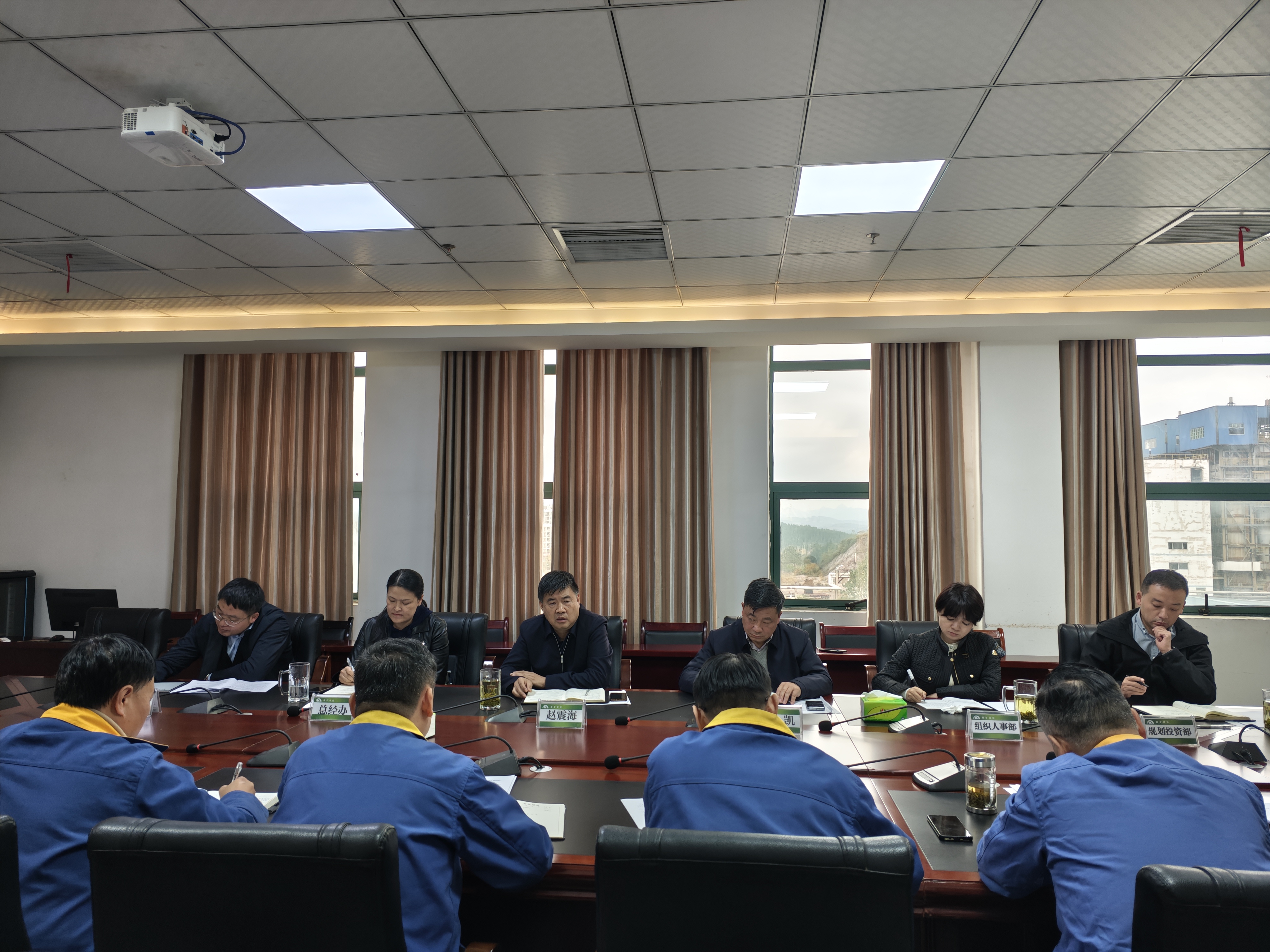 集團公司領導趙震海、李凱到能礦錳業調研